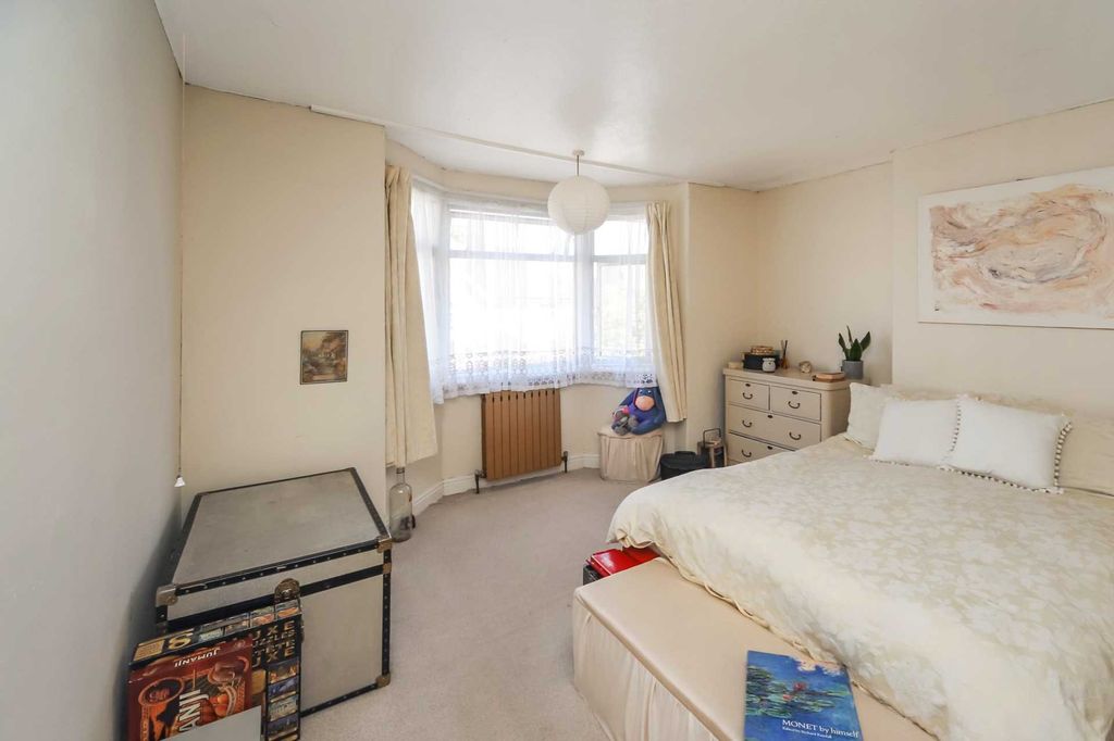 Additional image 8 of 3 bed semi-detached house for saleLancaster Avenue, Hitchin SG5