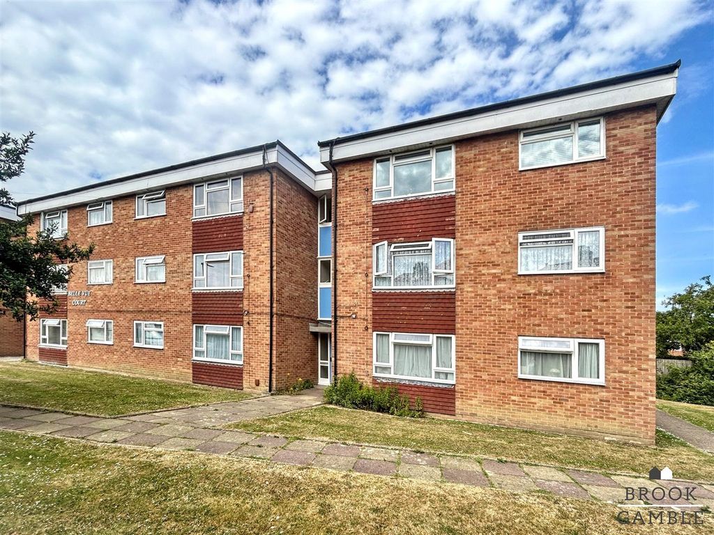 Property photo 1 of 9 01323 438506