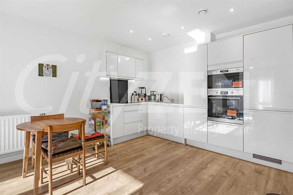 Property photo 2 of 17 Reception