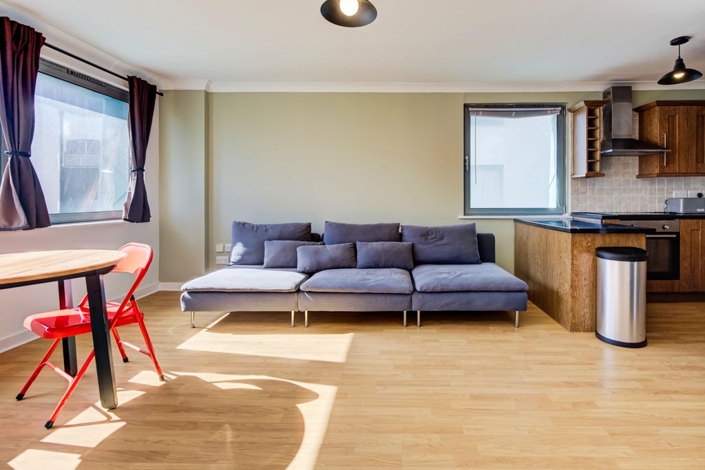 Property photo 3 of 11