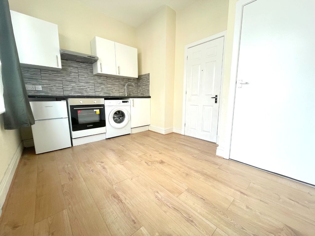 Property photo 1 of 3