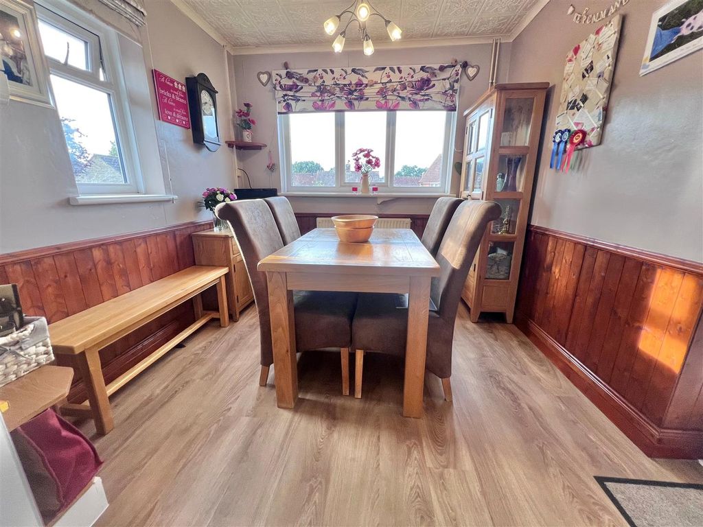 Property photo 2 of 15 Dining Room 3.Jpg