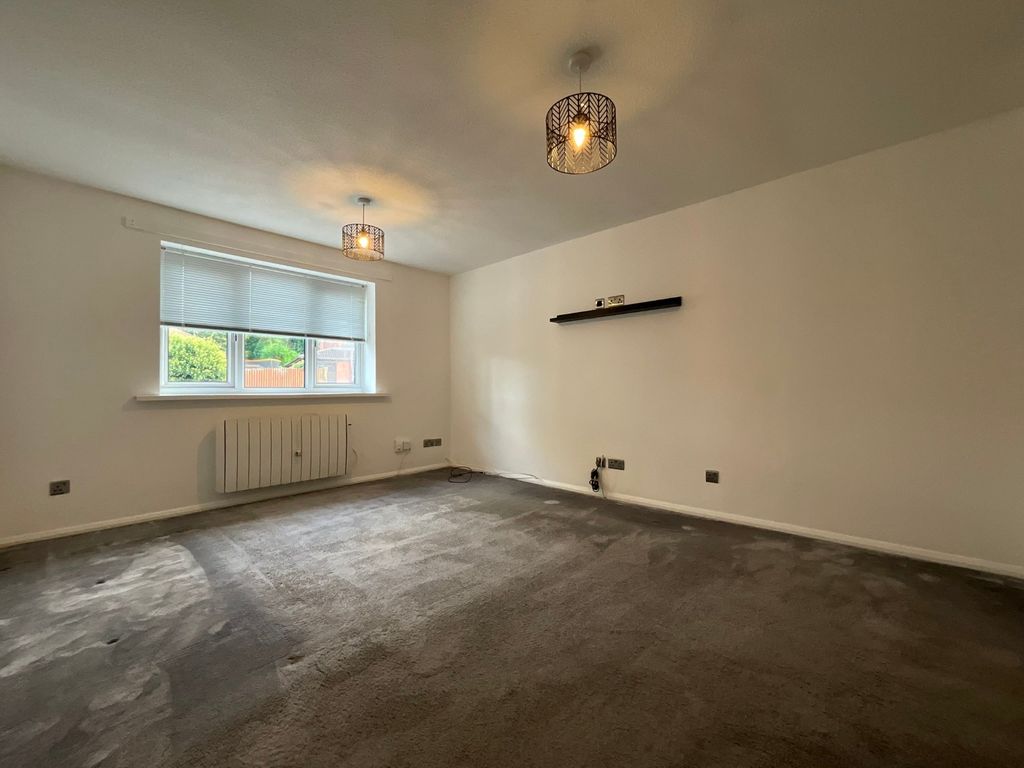 Property photo 3 of 13 4633785