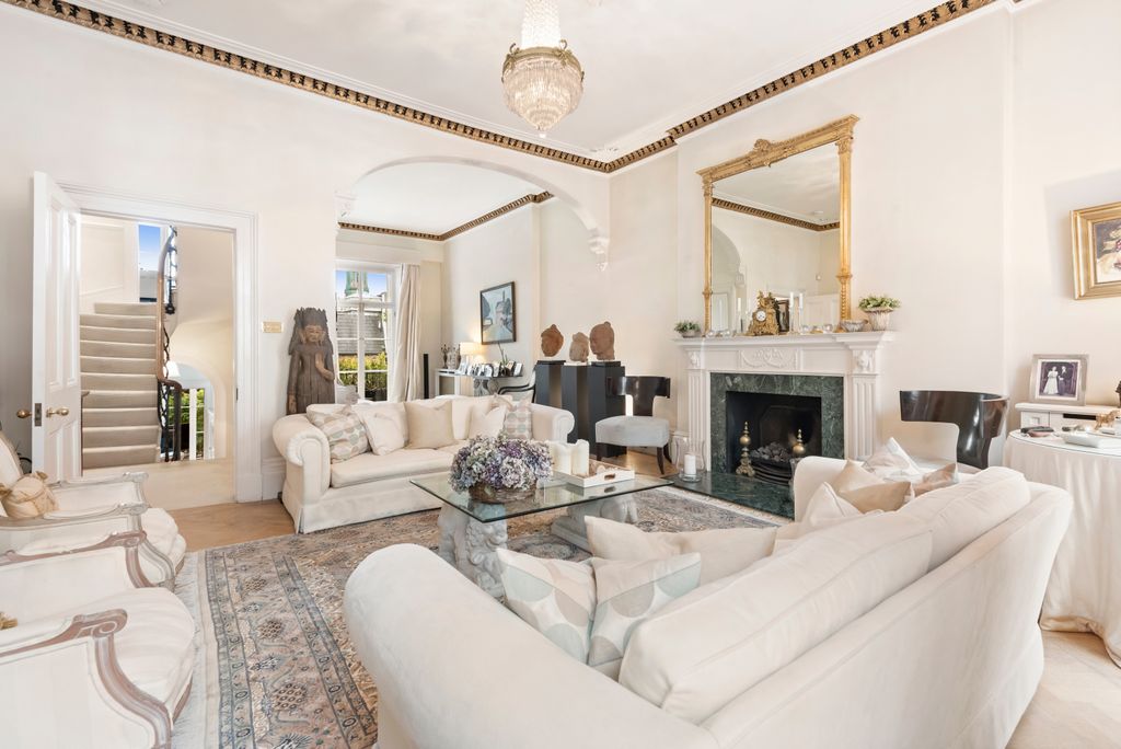 Property photo 3 of 15 Reception