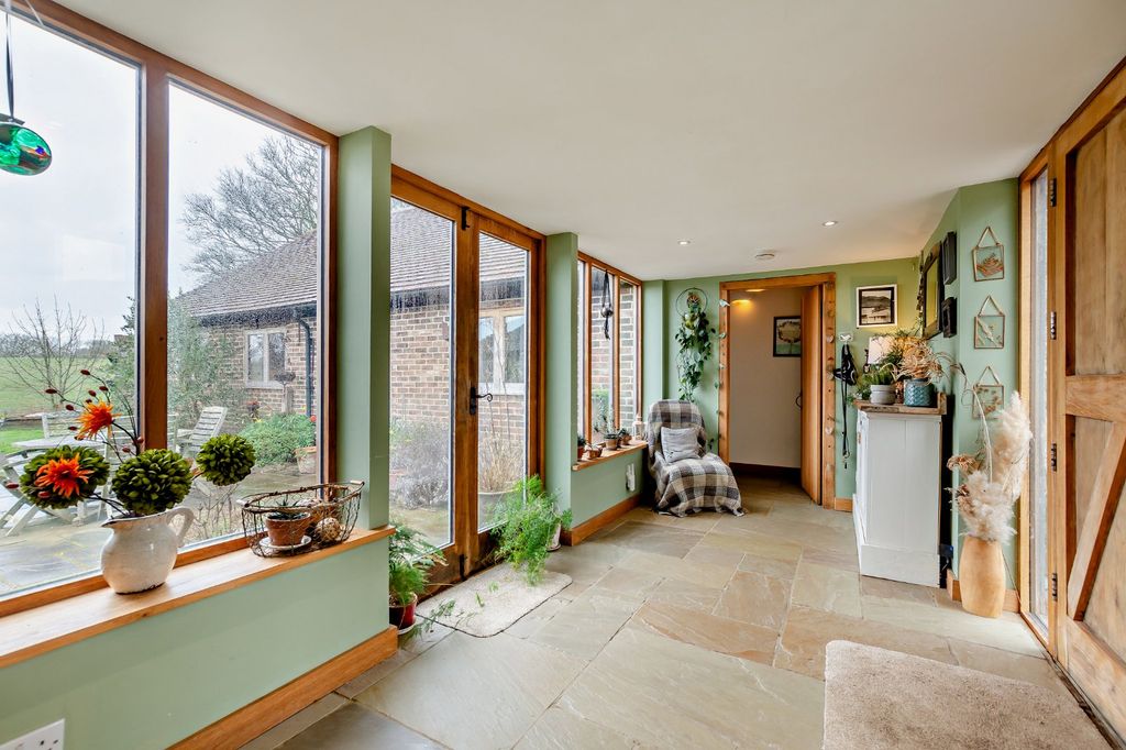 Property photo 3 of 14 Reception