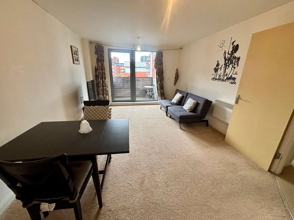 Property photo 2 of 8 Picture No. 19