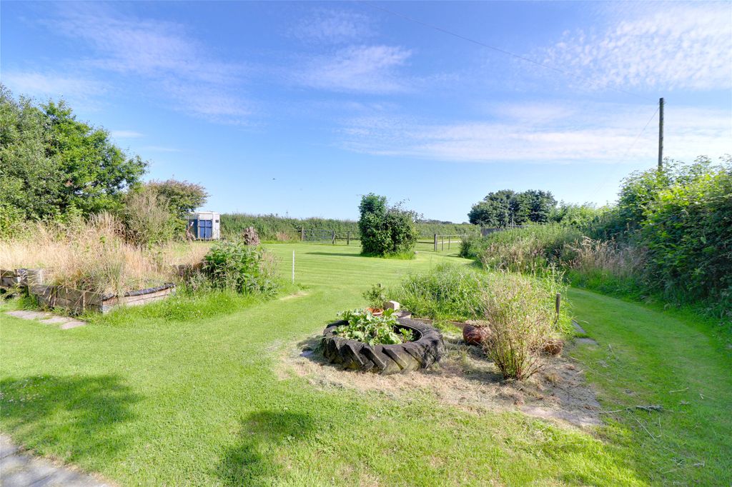 Property photo 2 of 17 Picture No. 08