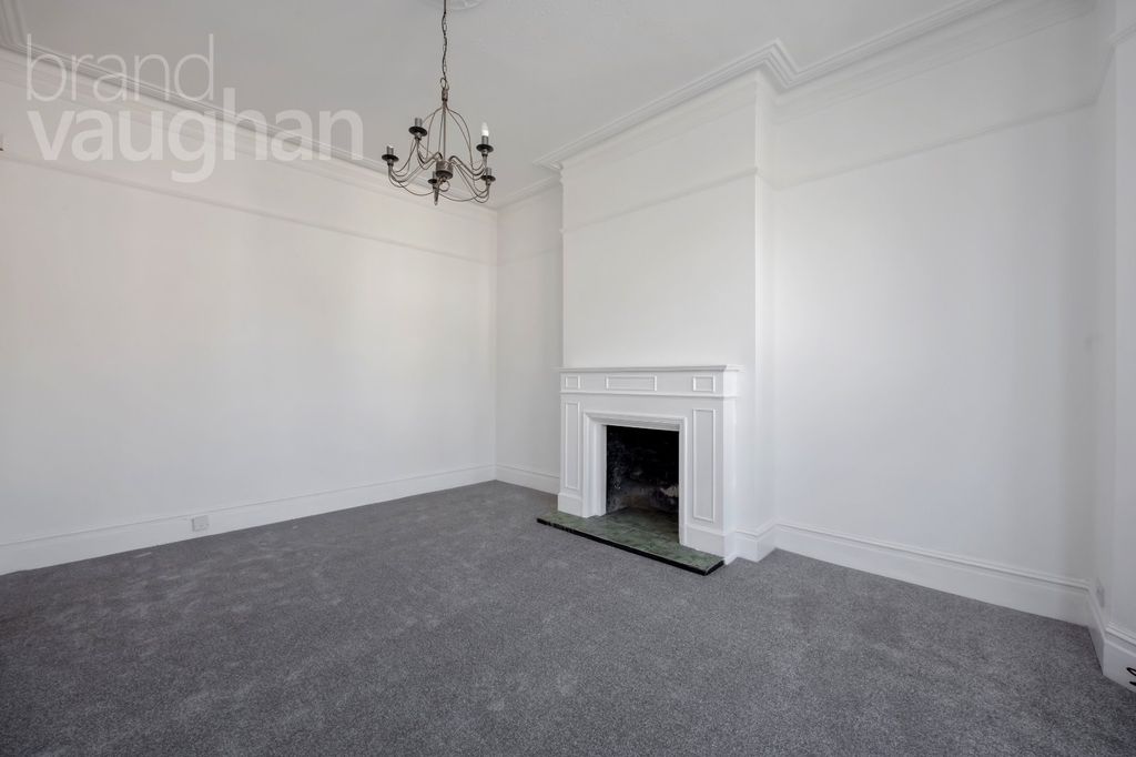 Property photo 3 of 20 Picture No. 05