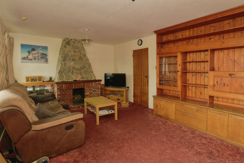 Property photo 2 of 15 Photo