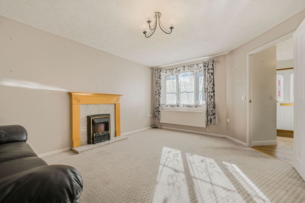 Property photo 2 of 31