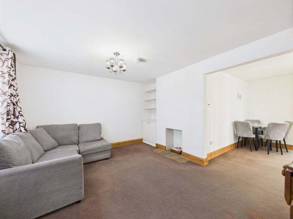 Property photo 2 of 15 Lounge