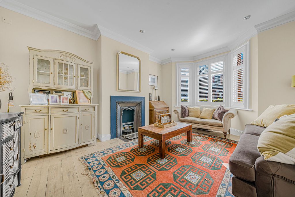 Property photo 3 of 18