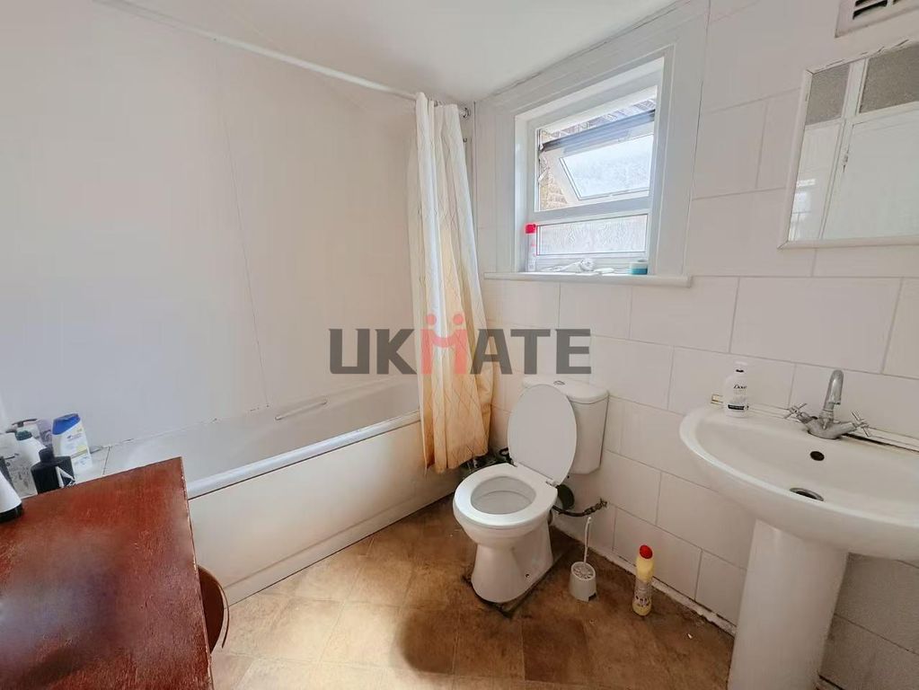 Property photo 3 of 5