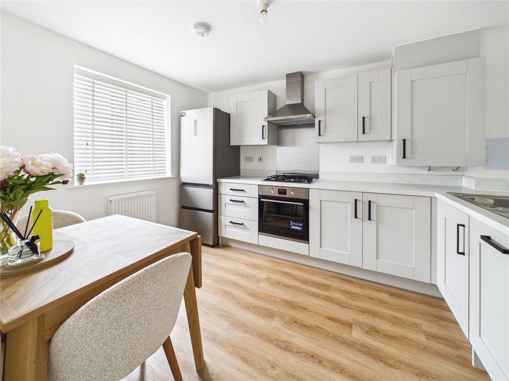 Property photo 3 of 13 Picture No. 02