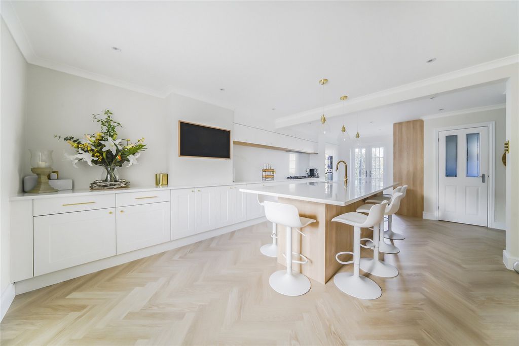 Property photo 2 of 19 Picture No. 08