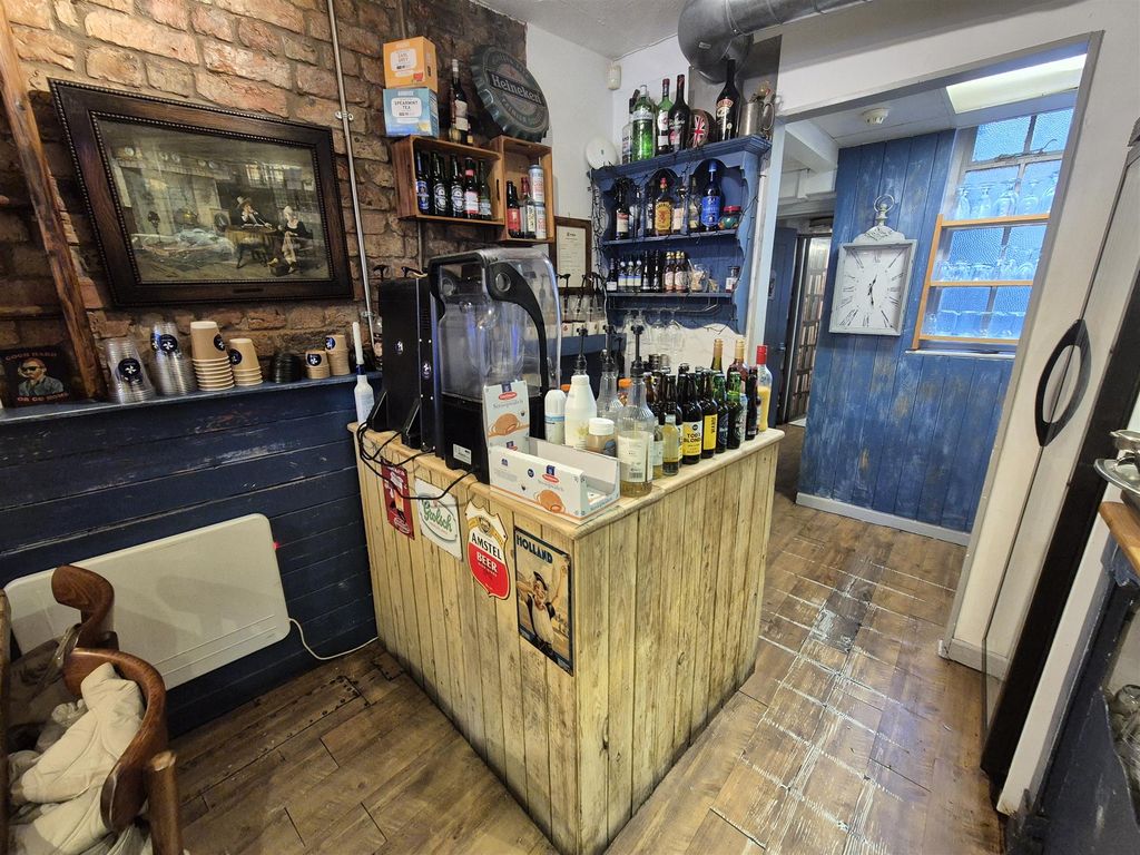 Property photo 1 of 9 Photo 0