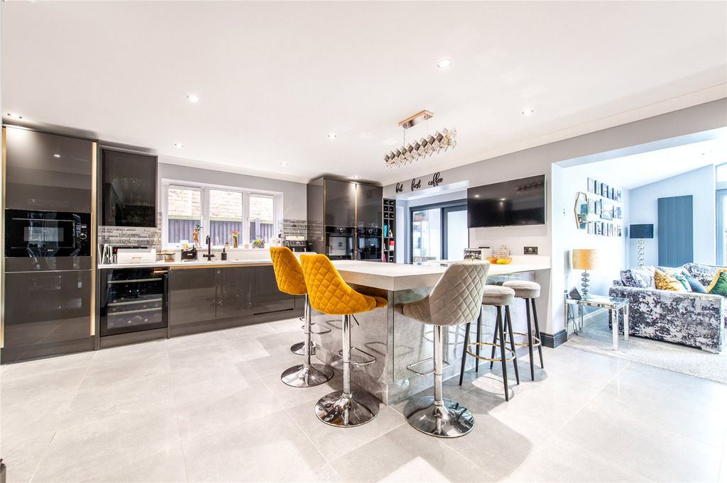 Property photo 3 of 39 Kitchen/Family Room