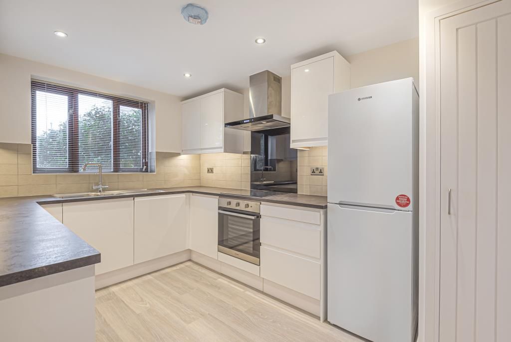 Property photo 1 of 10 Kitchen