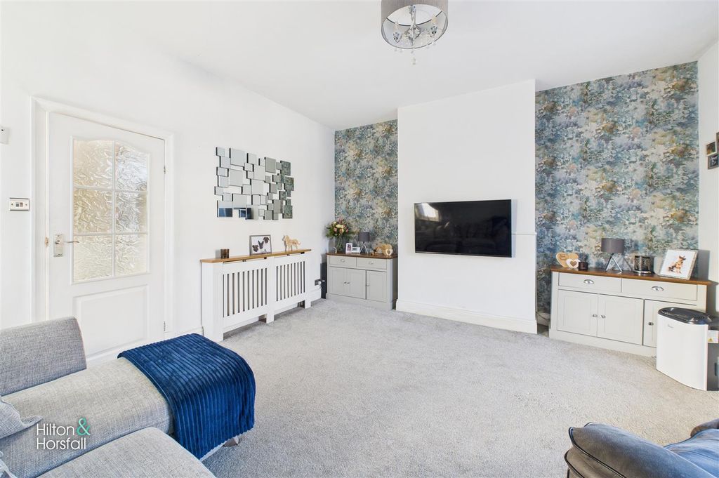 Property photo 3 of 11 Terry Street