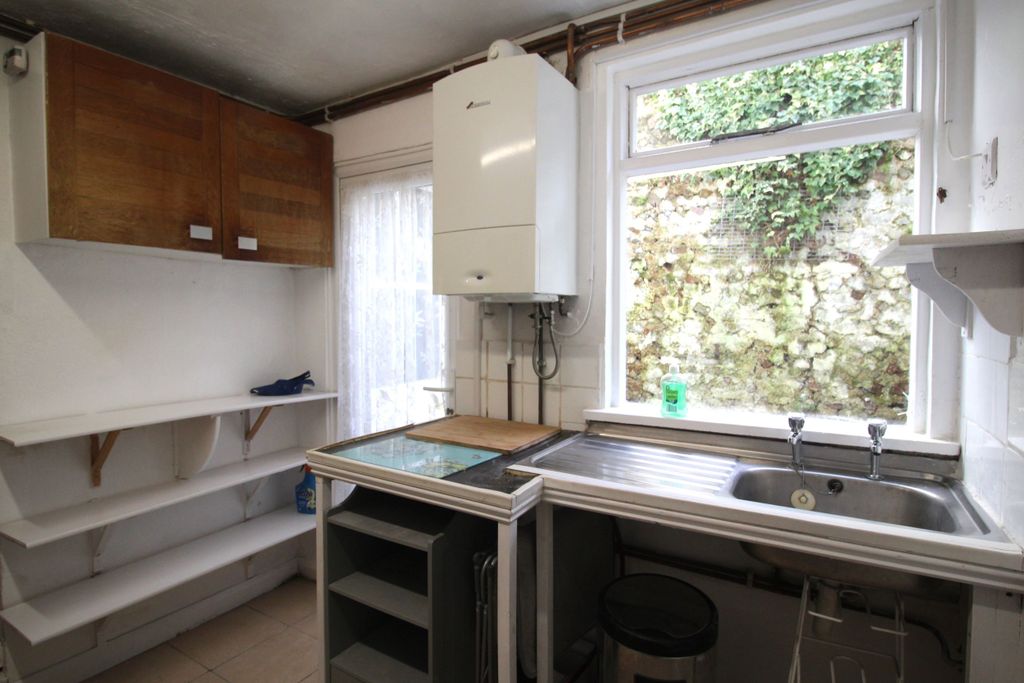 Property photo 3 of 13 Kitchen