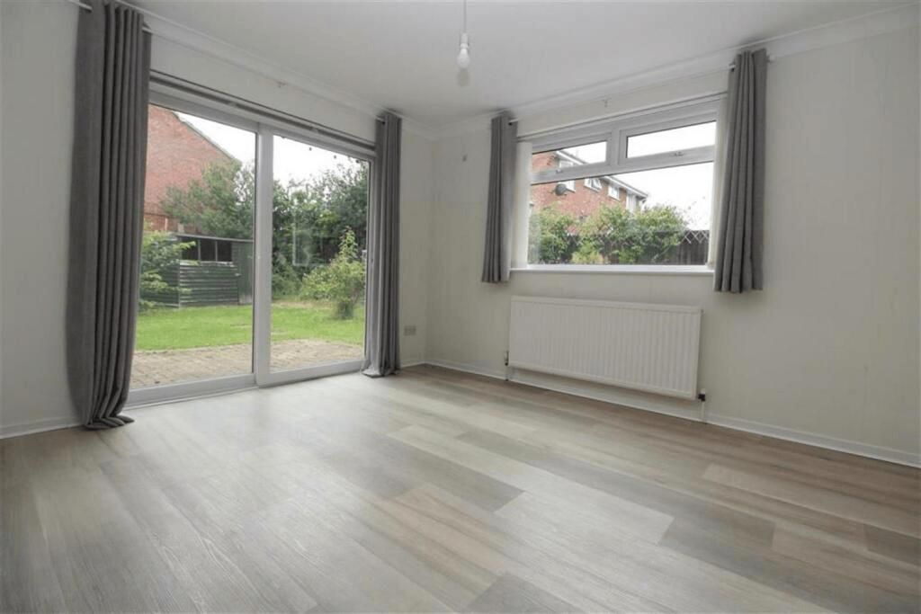 Property photo 3 of 10 Photo 2