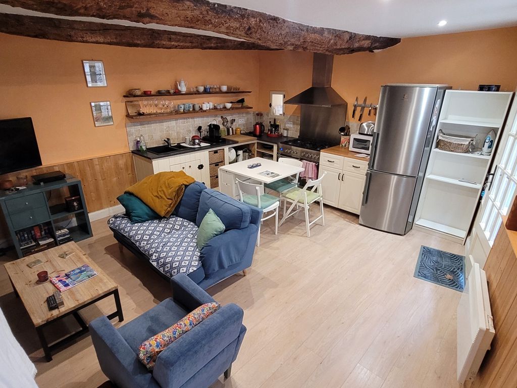 Property photo 3 of 12