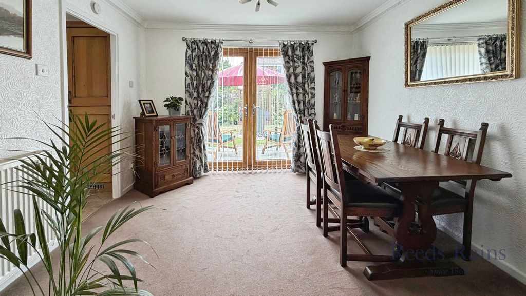 Property photo 3 of 21 Dining Room
