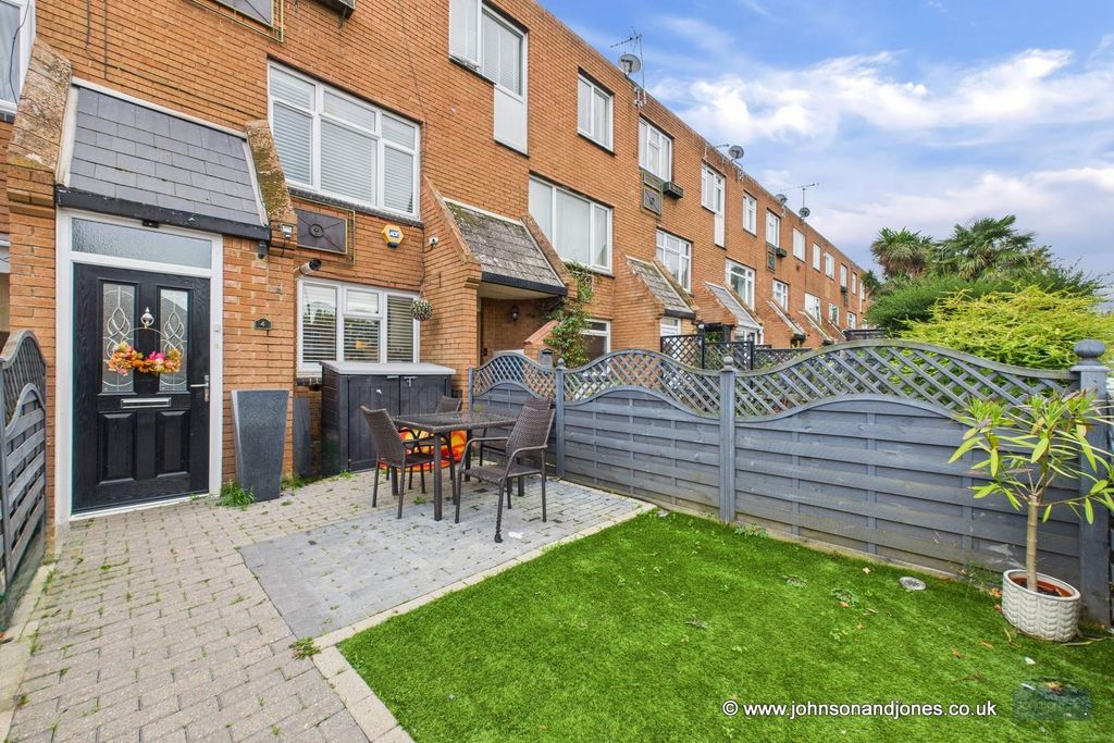 Property photo 1 of 16 1 Front.Jpg