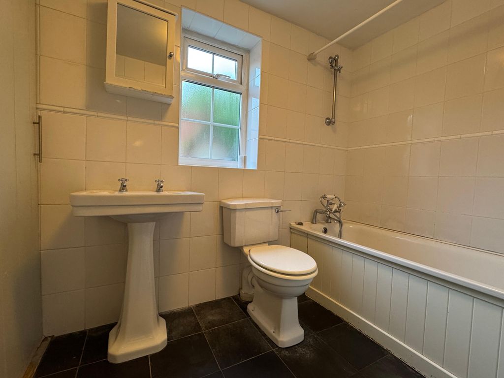 Property photo 3 of 4