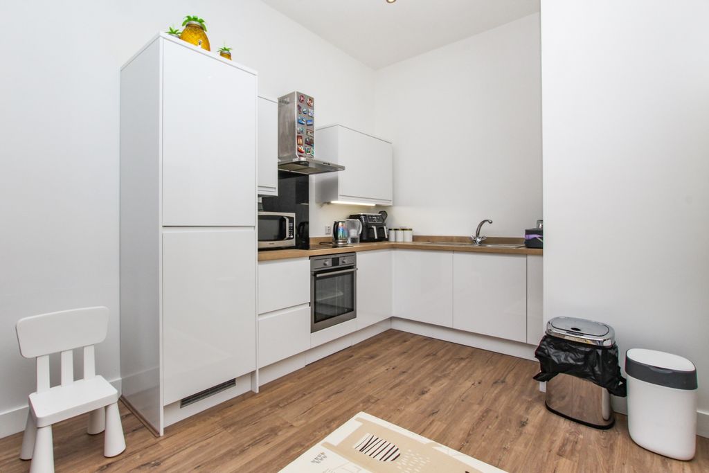 Property photo 3 of 9 Img_5902