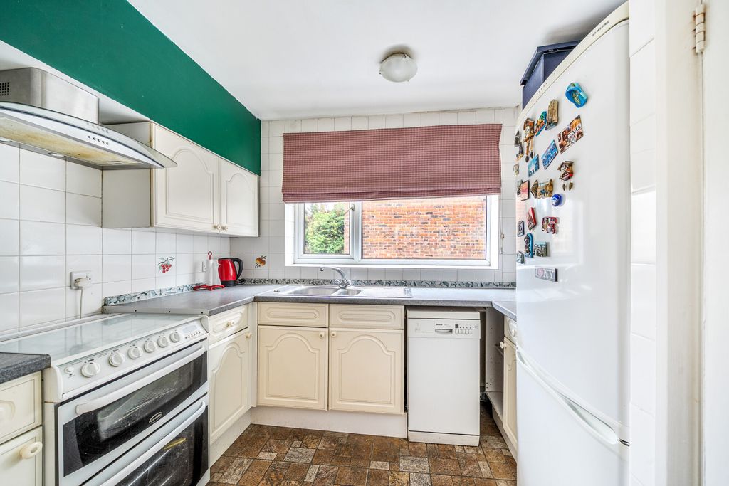 Property photo 3 of 11 1382301-18-691d9E...