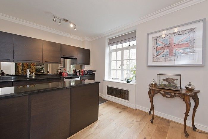 Property photo 2 of 6 Kitchen