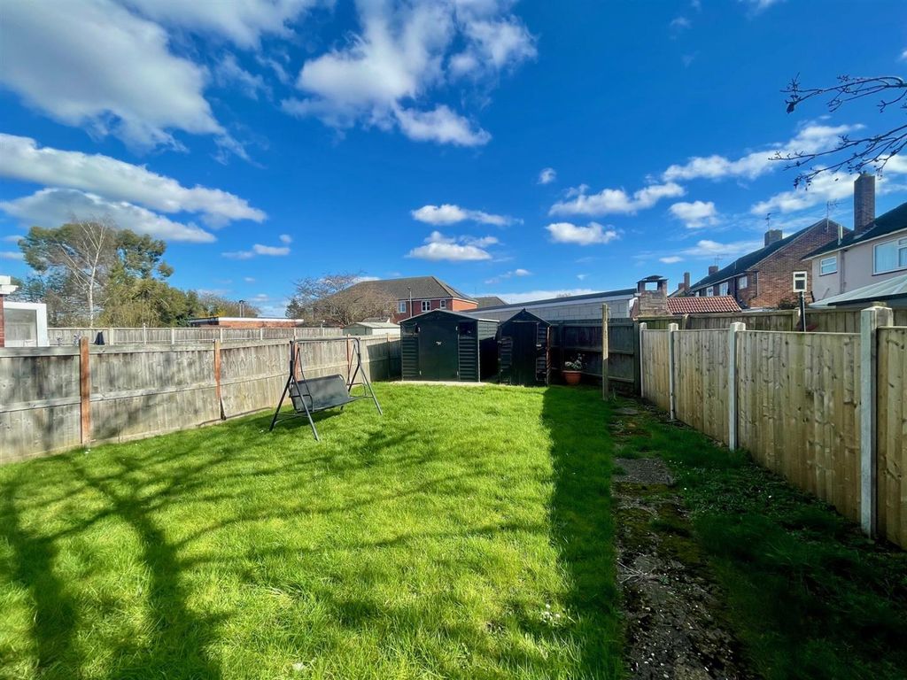 Property photo 3 of 12 Garden.Jpg