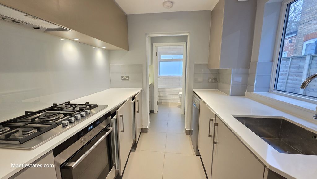 Property photo 2 of 17 Kitchen