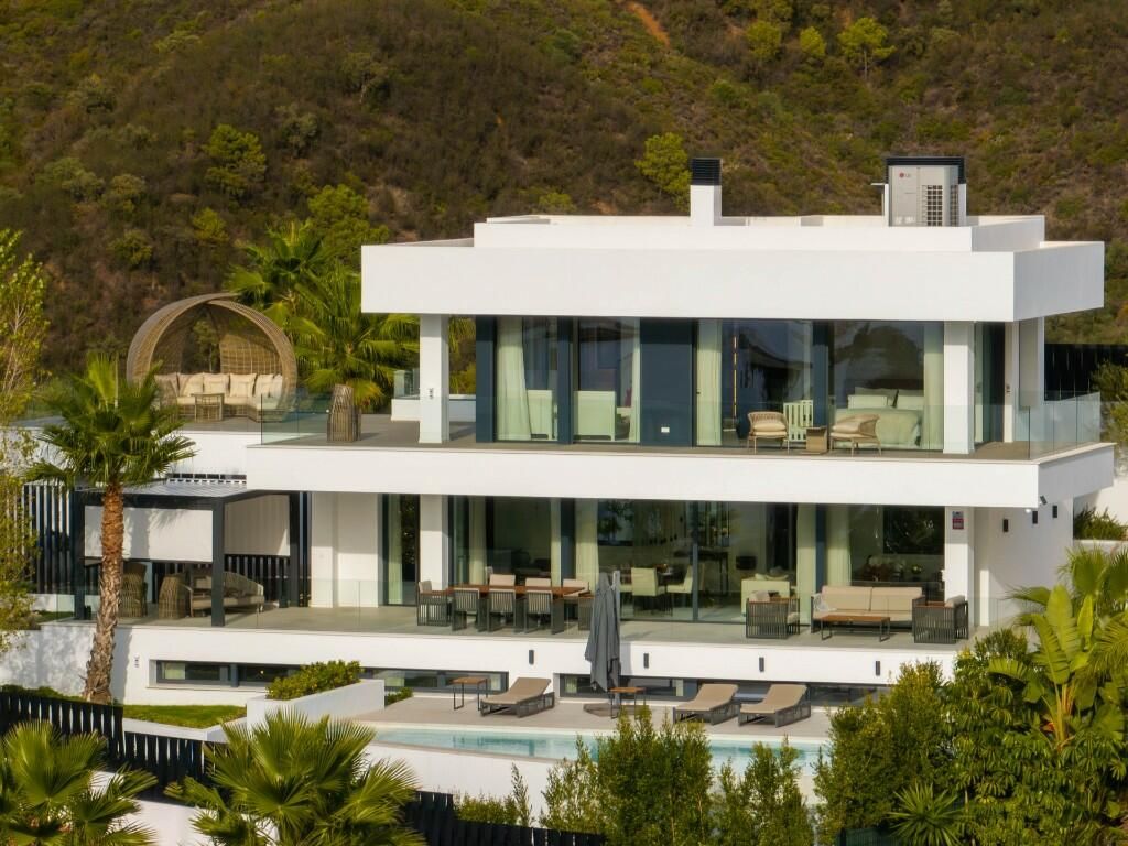 Property photo 1 of 3