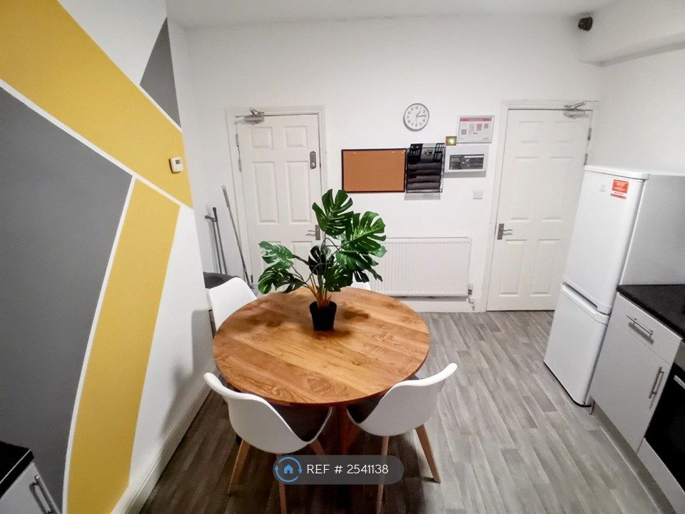 Property photo 1 of 6 Kitchen/Dinner