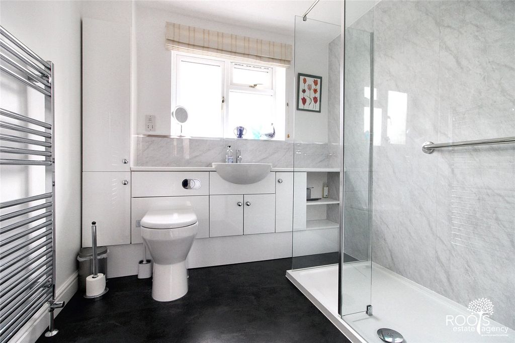 Property photo 3 of 14 Shower Room