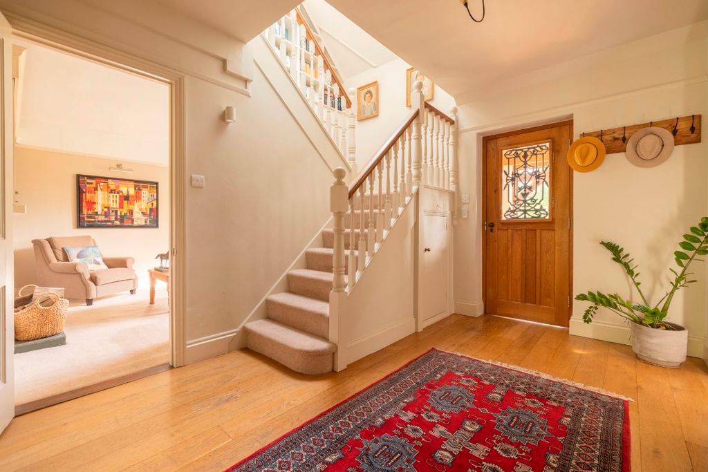 Property photo 3 of 34