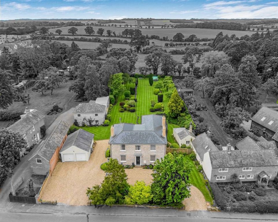 Property photo 1 of 32