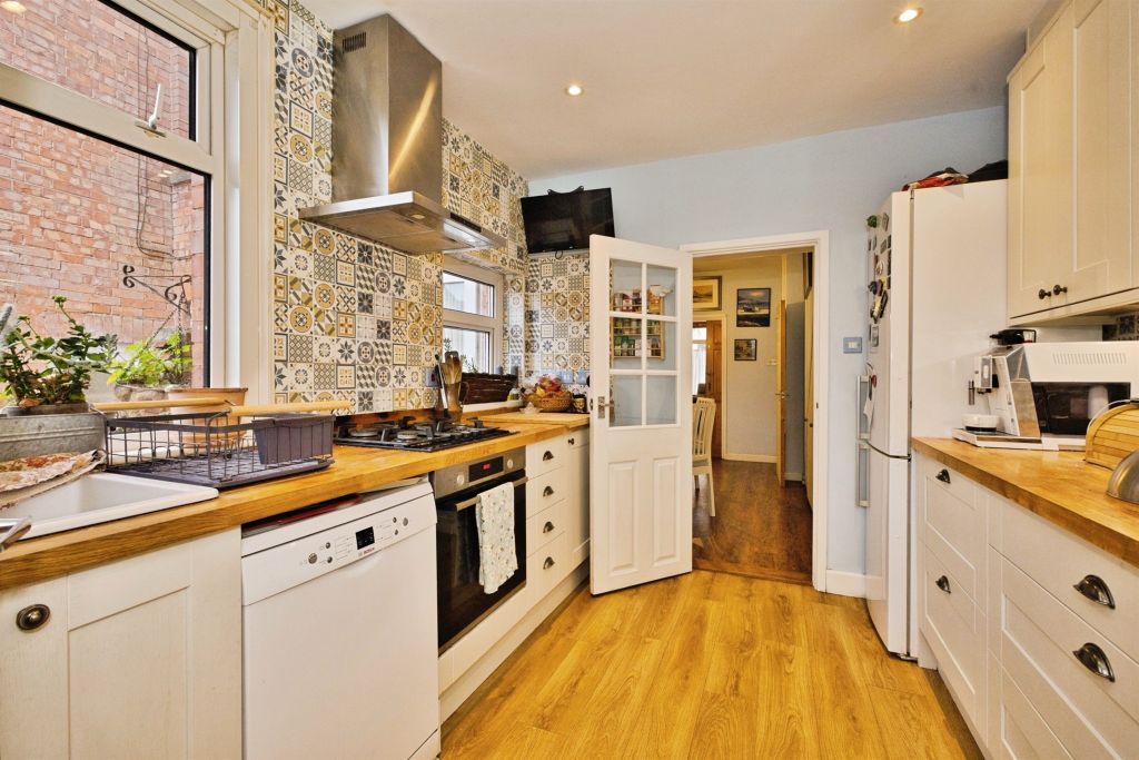 Property photo 3 of 15