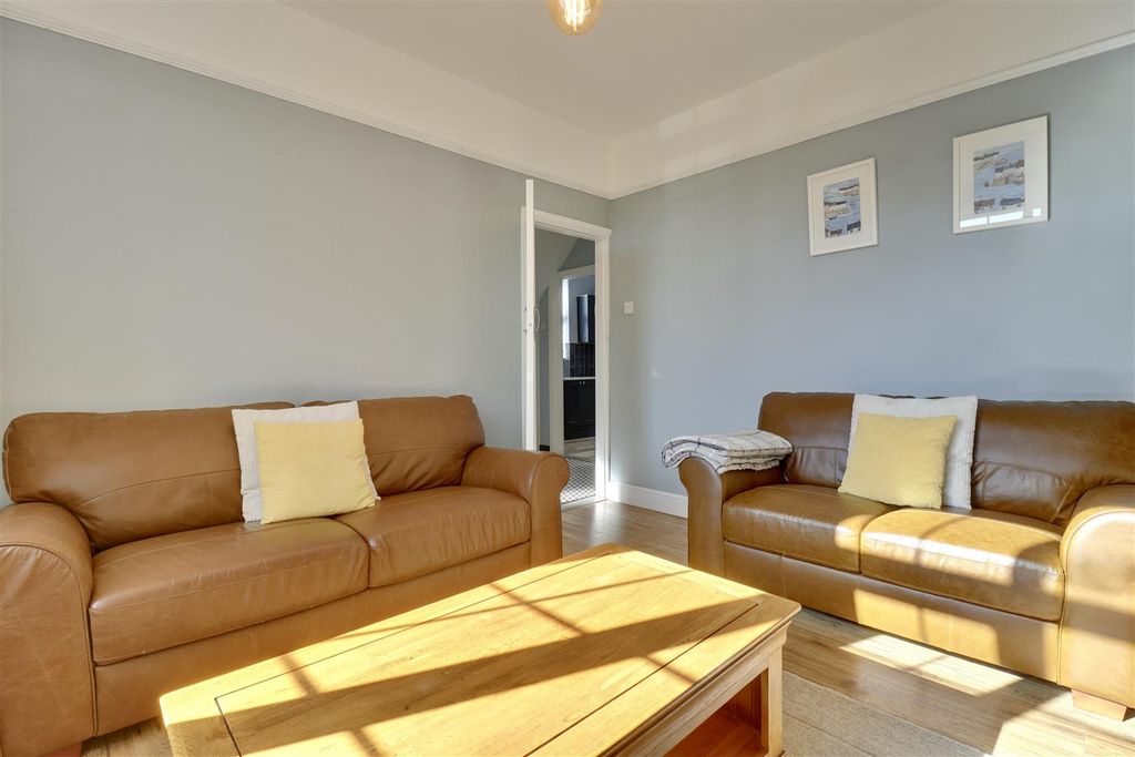 Property photo 3 of 19 Abbfa47B-1Dd3-43Ea-A7CC-0D8040A672Fa_1_201_A.Jpeg