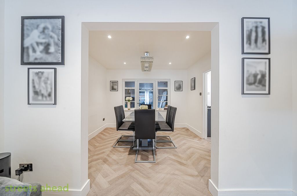 Property photo 3 of 18 2Be6868E-6E7B-48F...