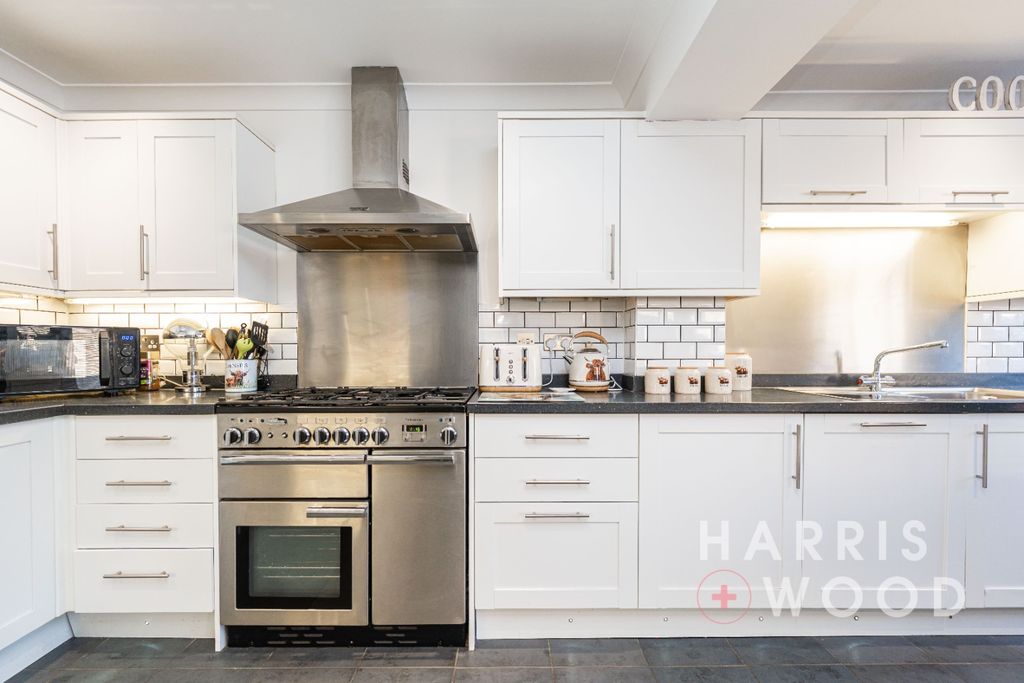 Property photo 2 of 31 4783106