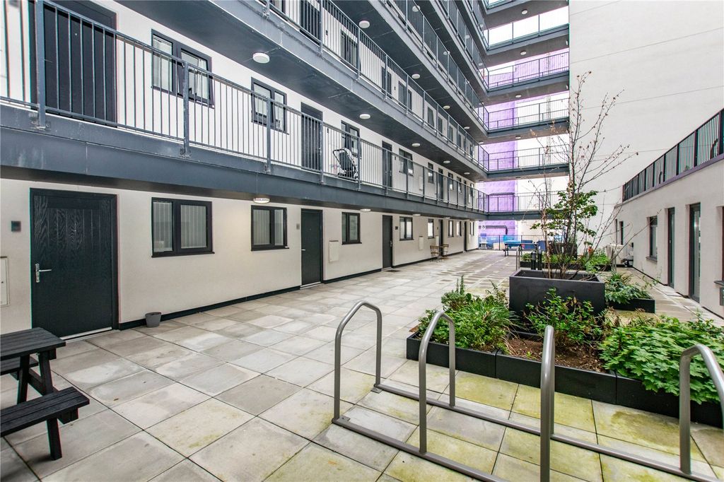 Property photo 1 of 15 Picture No. 14