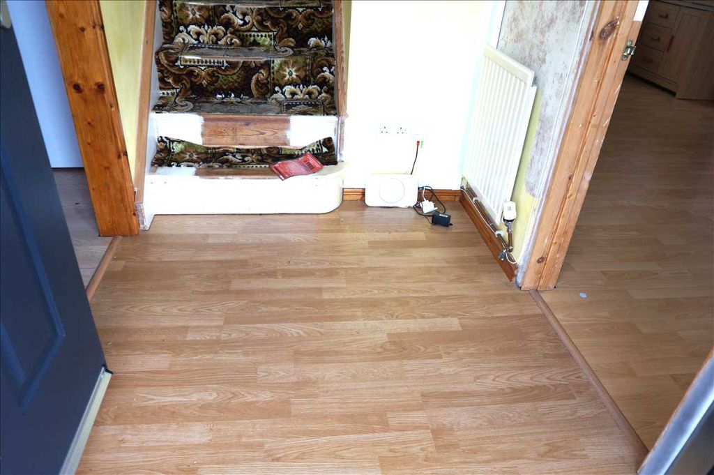 Property photo 3 of 21 Reception Area :