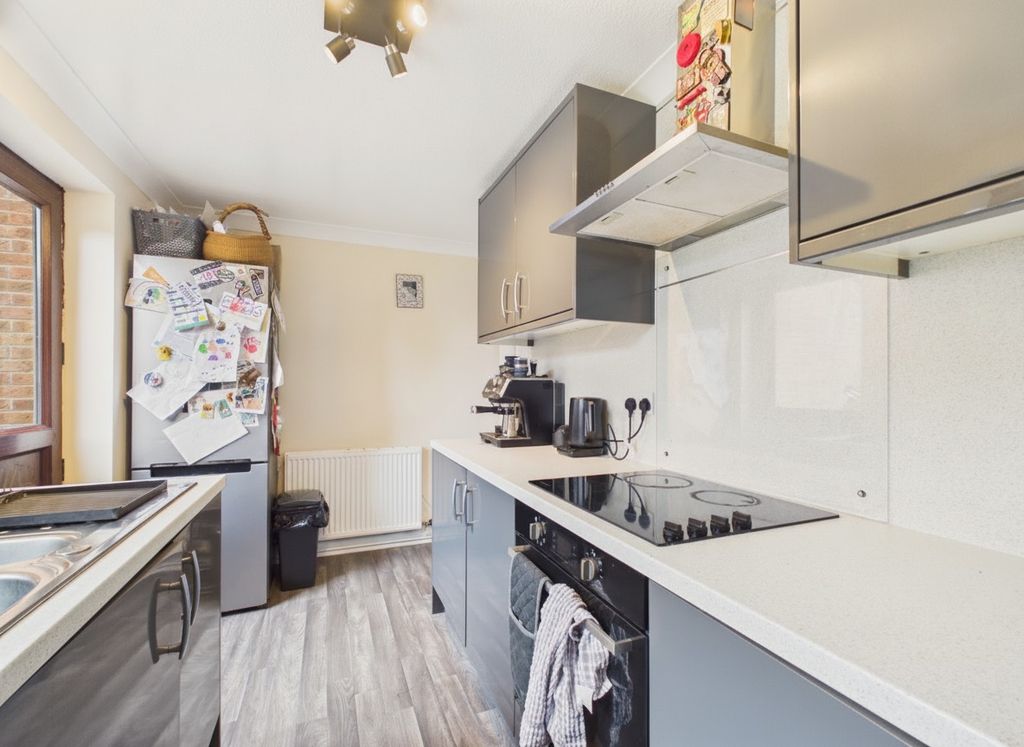 Property photo 3 of 11 4678607