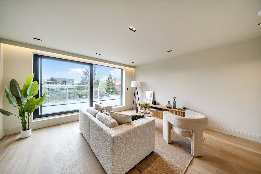 Property photo 2 of 13 Picture No. 03