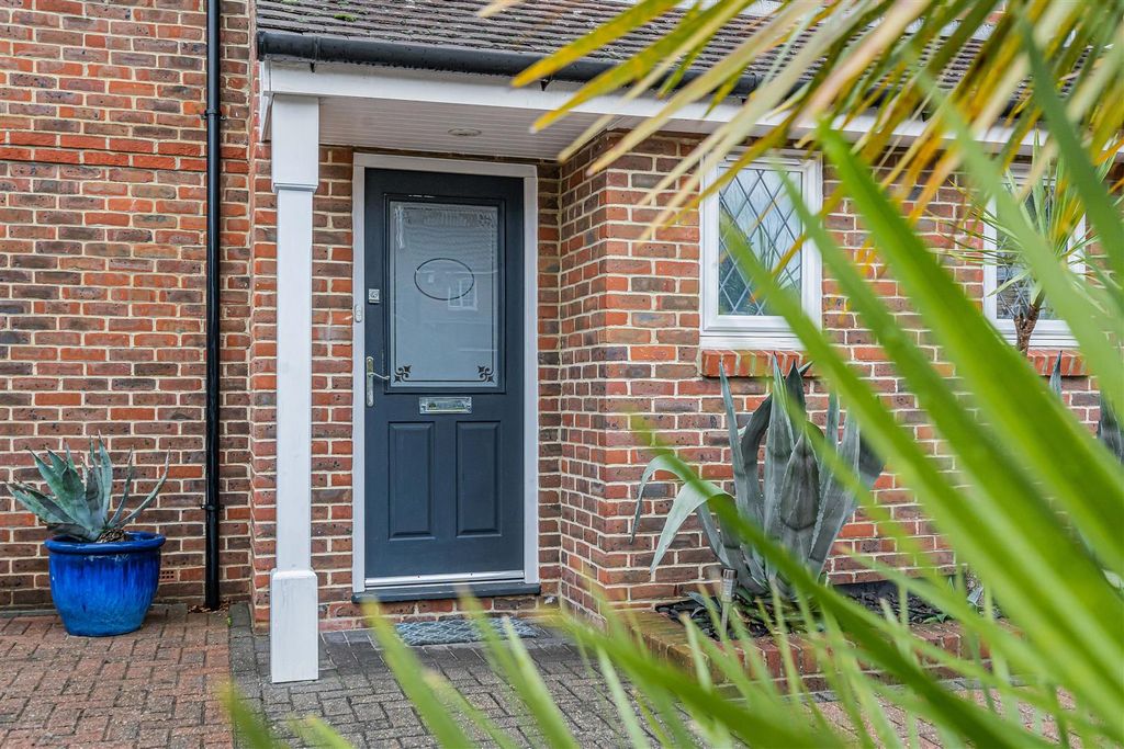 Property photo 2 of 22