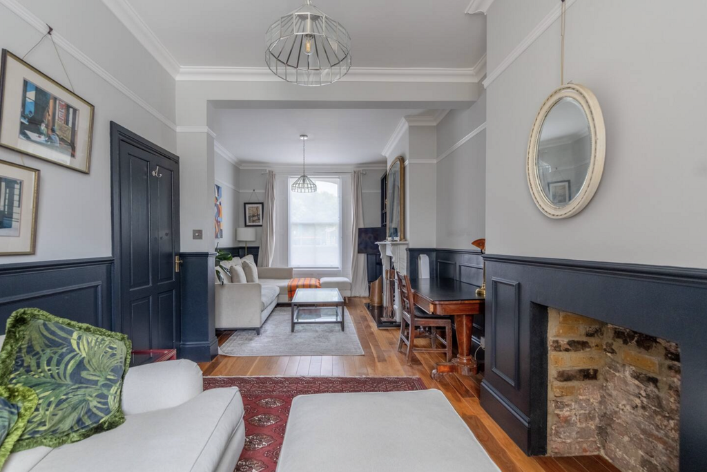 Property photo 3 of 16 Living Room