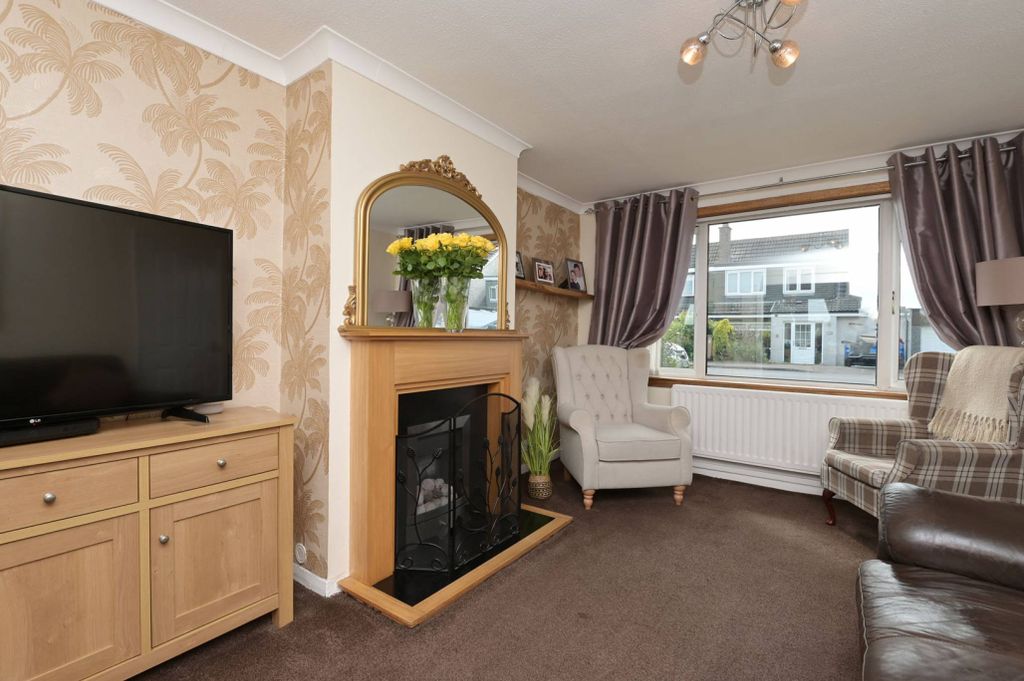 Property photo 3 of 23